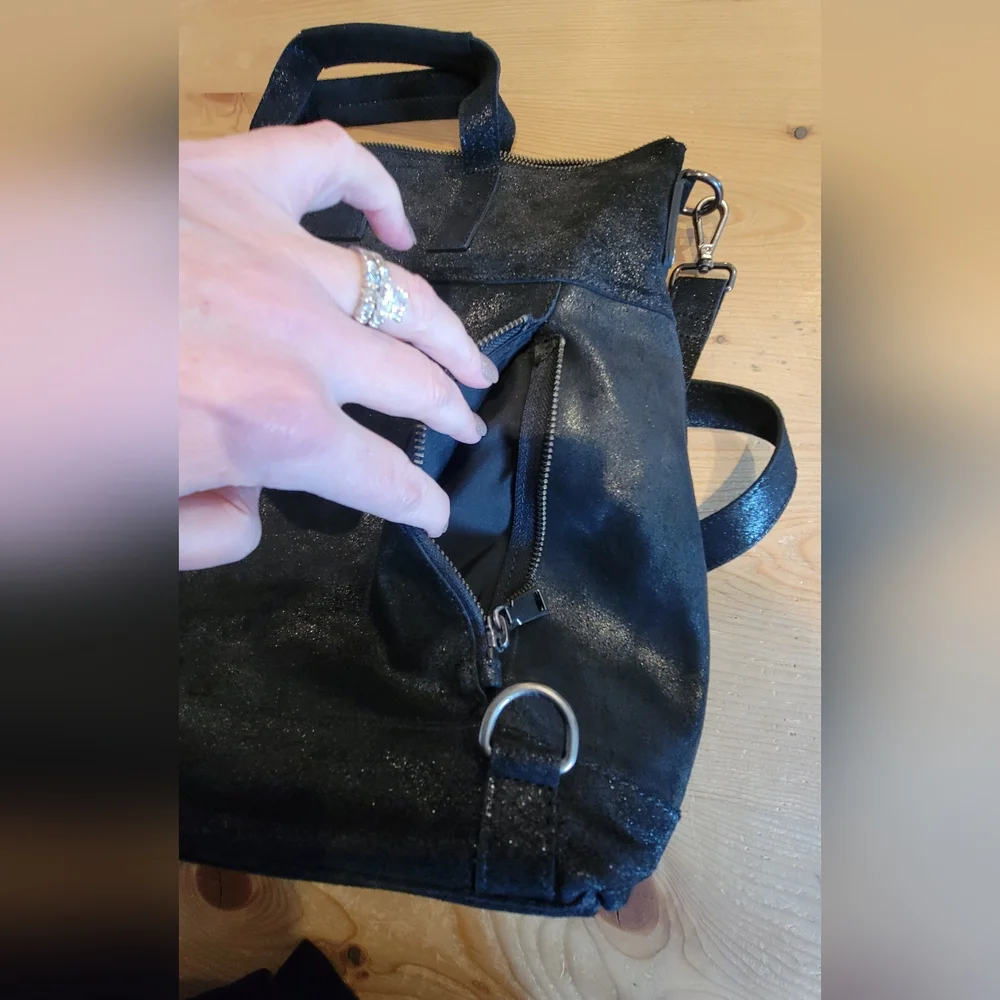 👜Latico convertible  crossbody bag - Picture 5 of 8